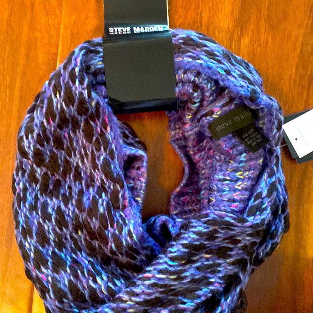NWT Steve Madden cowl scarf